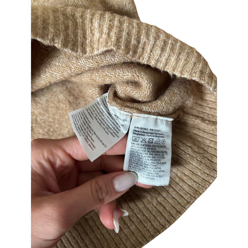 H&M Divided Beige Knit Sweater Vest Top Size Medium Soft Minimalist - Picture 2 of 5